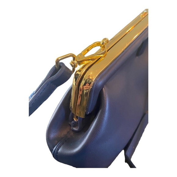 Trendy Shoulder Bag Crossbody New No Tags In Black or Blue - Picture 3 of 6